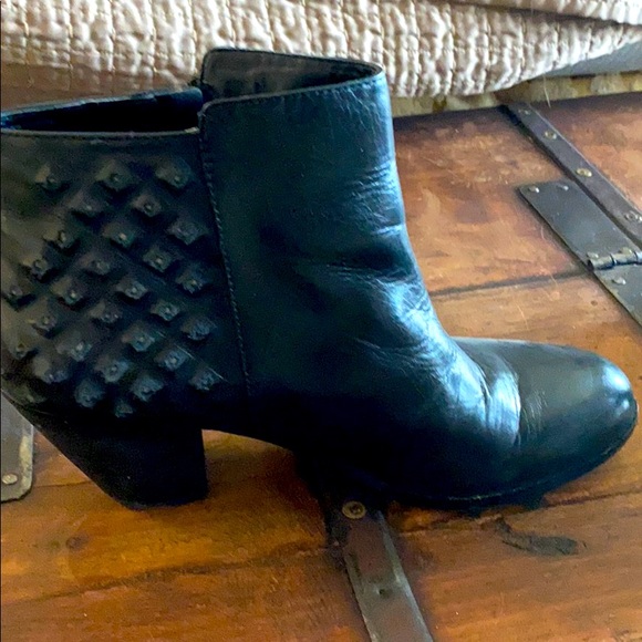 Sam Edelman black booties. - Picture 4 of 6